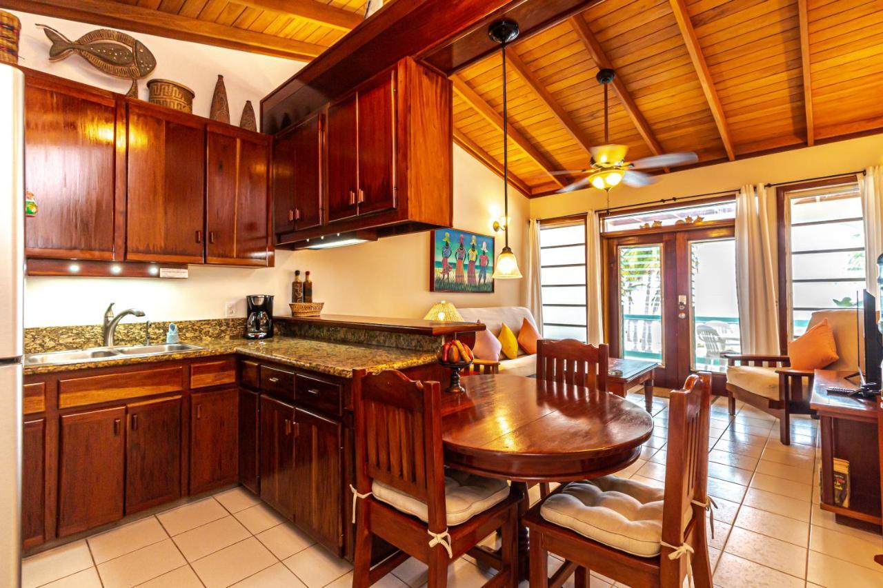 Coral Bay Villas 圣佩德罗 外观 照片