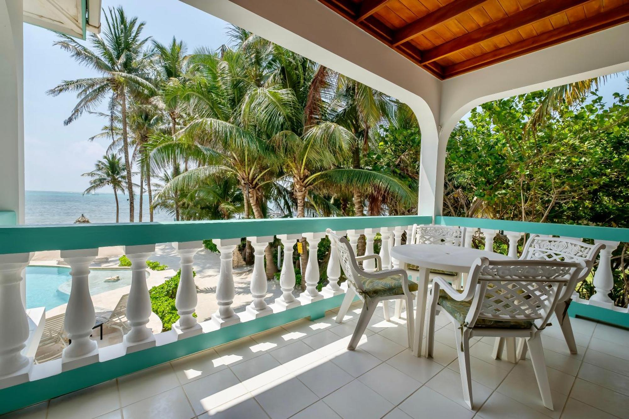 Coral Bay Villas 圣佩德罗 外观 照片